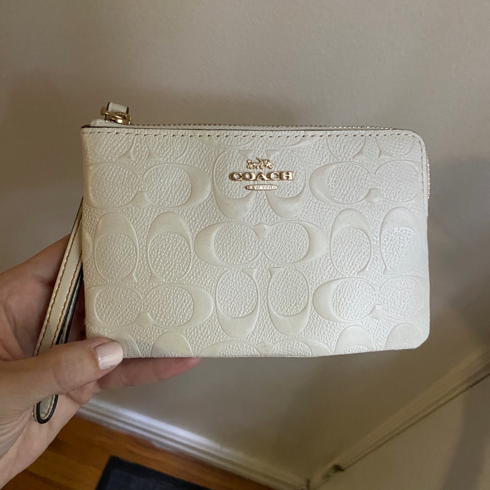 Coach Corner Zip Wristlet In Signature Patent Leather Gold/White